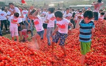 20 ألف شخص يشاركون في مهرجان الطماطم في إسبانيا