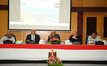 وزير قطاع الأعمال يعقد لقاءً موسعًا مع قيادات «مصر للألومنيوم» بنجع حمادي 