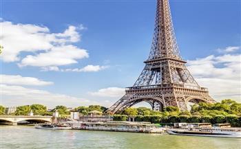 عمدة باريس ترغب فى تقليص وقت إضاءة برج إيفل 