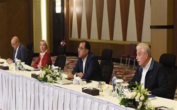 رئيس الوزراء يتابع عرضًا تقديميًا لاستعدادات شرم الشيخ لـ مؤتمر المناخ