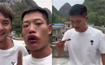 فيديو.. شاب صيني حاول أكل نحلة لتصدّر التريند فحصل على نهاية مروعة