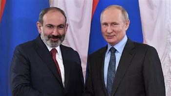 رئيس الوزراء الأرميني يجري محادثات هاتفية مع بوتين حول التصعيد على الحدود مع أذربيجان