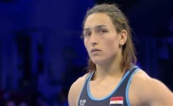 سمر حمزة تصعد لقبل نهائي بطولة العالم للمصارعة