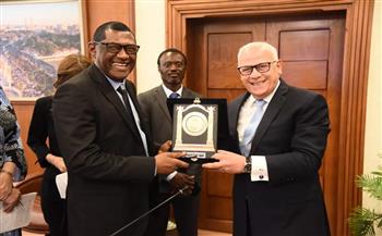 محافظ بورسعيد يستقبل سفير جمهورية سيراليون 