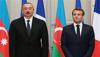 رئيسا فرنسا وأذربيجان يبحثان هاتفيا الأوضاع على الحدود الأذرية الأرمينية