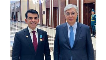 رئيس كازاخستان يمنح مدير عام الإيسيسكو ميدالية الشرف الاحتفالية