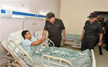 رئيس الأركان يزور مصابي العمليات الحربية بالمجمع الطبي في كوبري القبة