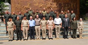 أكاديمية ناصر العسكرية للدراسات العليا تستضيف فريق التدريب المتنقل البريطاني