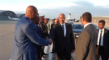 البرهان يعود إلى السودان بعد مشاركته في مراسم تشييع الملكة إليزابيث الثانية