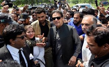 محكمة باكستانية تمدد الإفراج بكفالة عن رئيس الوزراء السابق خان