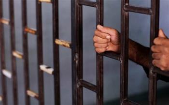 حبس 4 أشخاص بتهمة سرقة سائقي «التوك توك» بالإكراه في المعصرة 