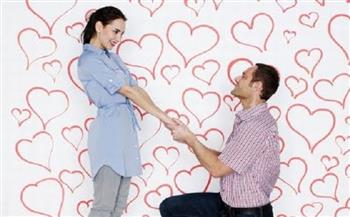 كيف تؤثر كلمات حب الرجل في الحياة الزوجية .. استشاري علاقات أسرية توضح