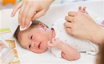 7 نصائح للعناية ببشرة طفلك الرضيع