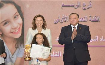 وزيرة الثقافة تكرّم حبيبة عماد الدين الحاصلة على جائزة الدولة للمبدع الصغير في الرسم
