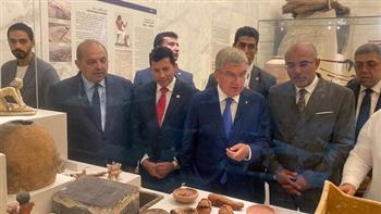 وزير الرياضة يصطحب رئيس اللجنة الأوليمبية الدولية في زيارة لمتحف الحضارات
