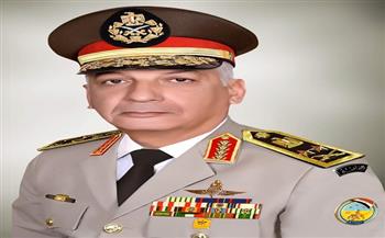 وزير الدفاع يغادر إلى الإمارات في زيارة رسمية