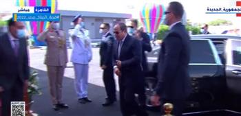 لحظة وصول الرئيس السيسي لمقر افتتاح عدد من المشروعات القومية (فيديو)
