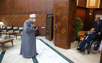 لتعزيز التعاون في المجالات العلمية والدعوية ..الإمام الأكبر يستقبل سفير نيبال في القاهرة 