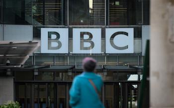 بي بي سي تلغي 382 وظيفة وتغلق محطاتها الإذاعية 
