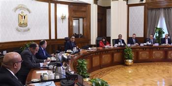 رئيس الوزراء يعقد اجتماعاً لبحث تحفيز استثمارات المصريين في الخارج