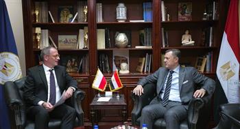 وزير السياحة يلتقي سفير بولندا بالقاهرة لمناقشة تعزيز سبل التعاون بين البلدين