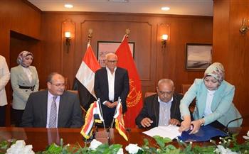 محافظ بورسعيد يشهد توقيع عقد إنشاء مجمع ترفيهي وسياحي بملاحة بورفؤاد