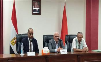 محافظ بورسعيد يجتمع بقيادات التعليم لإجراءات استقبال العام الدراسى الجديد