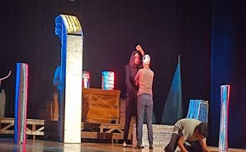 «لعبة هوا» تجربة إبداعية للمسرح التجريبي على مسرح قصر ثقافة أسيوط
