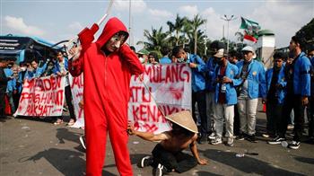 احتجاجات في مدن إندونيسيا رفضا لرفع أسعار الوقود