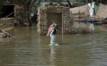 شهباز شريف: مخاوف من انتشار الأمراض المنقولة بالمياه مع انحسار الفيضانات