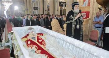 البابا تواضروس يترأس صلوات جنازة الأنبا إيساك الأسقف العام بالكاتدرائية المرقسية بالإسكندرية