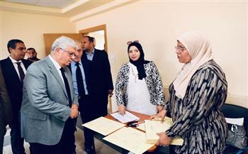وزير التعليم العالي يتفقد مقر مكتب تنسيق جامعة عين شمس