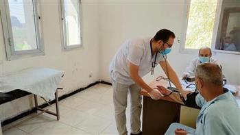 جامعة المنيا توجه قافلة طبية للكشف على 387 حالة بقرية "بني روح" ضمن "حياة كريمة"