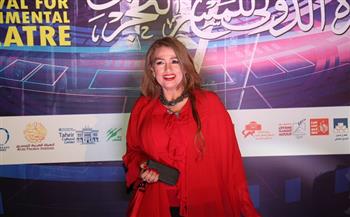 نجوم المسرح يتألقون على «ريد كاربت» ختام القاهرة الدولي للمسرح التجريبي (صور)