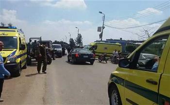 إصابة 14 شخصًا في حادث تصادم سيارتين بطريق الإسكندرية الزراعي