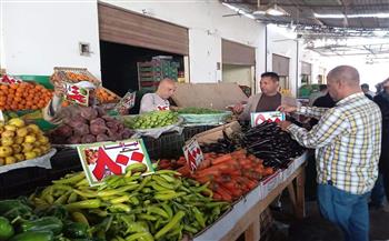 استمرار الحملات التفتيشية على سوق الخضار بالقصير 