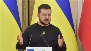 الرئيس الأوكراني يتعهد بتوفير "كل ما يلزم" للدفاع عن سوليدار وباخموت