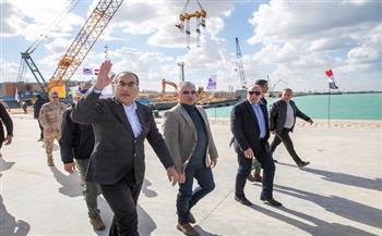رئيس الوزراء يتفقد أعمال تطوير ميناء العريش البحري