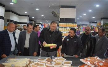 سكرتير مساعد البحر الأحمر يترأس حملة لمتابعة الاسعار و توافر السلع الغذائية بمدينة الغردقة 