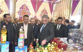 محافظ الفيوم يفتتح معرض أهلا رمضان لبيع السلع بأسعار مخفضة في مركز سنورس