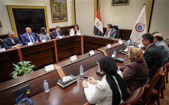 وزير الصحة يعقد اجتماعًا مع غرفة التجارة الأمريكية بالقاهرة لبحث الاستثمار بالقطاع 