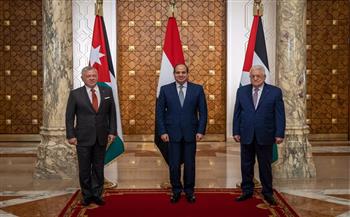 القمة المصرية الفلسطينية الأردنية تؤكد ضرورة الحفاظ على الحقوق الفلسطينية المشروعة وتحقيق السلام الشامل