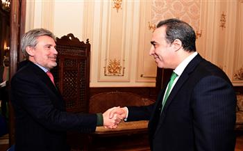 أمين عام مجلس النواب يلتقي سفير إيطاليا في مصر