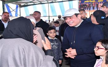 الرئيس السيسي يلتقي أهالي الطلبة المستجدين بالأكاديمية العسكرية