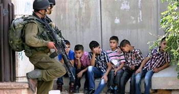 الاحتلال الاسرائيلي يمدد الحبس المنزلي لفتى ويعيد اعتقال أسير قبل تحرره بدقائق