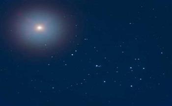 القمر والثريا.. أول الظواهر الفلكية في 2023 في سماء مصر الليلة