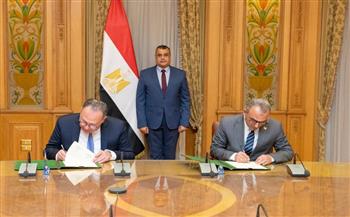 وزير الإنتاج الحربي يشهد توقيع بروتوكول تعاون مع شركة ابدأ لتنمية المشروعات