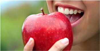 دراسة: تناول التفاح قد يساعد في خفض ضغط الدم المرتفع بين مرضى القلب
