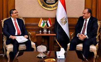وزير التجارة والصناعة يبحث مع السفير الهندي بالقاهرة سبل تعزيز أوجه التعاون الاقتصادي بين البلدين