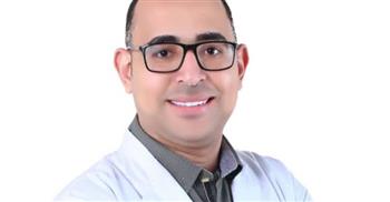 اختيار طبيب مصرى للتدعيم العلمى لشباب أطباء الأورام فى العالم  